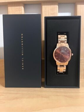 DANIEL WELLINGTON Iconic Link Amber Rose Gold Watch